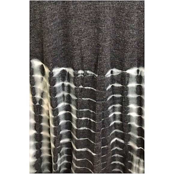 Flattering Flowy Stretchy Tie Dye Tunic Top Med - Picture 6 of 6